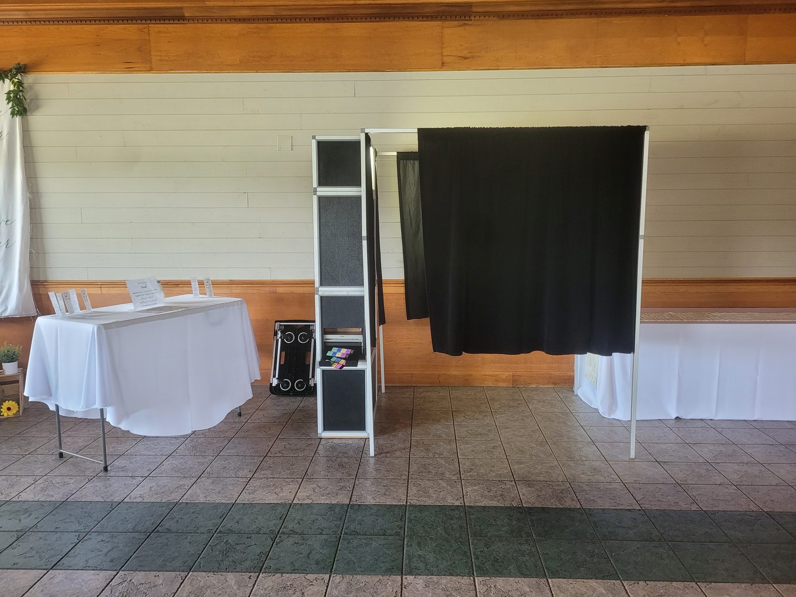 Enclosed photo booth rental at Lake Lyndsay Cincinnati wedding